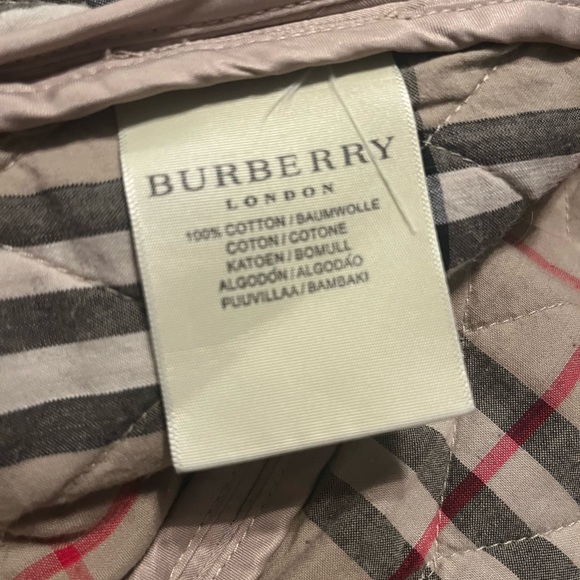 Burberry Lightweight Quilted Jacket - Picture 3 of 4